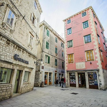 Top City Center Apartments Σίμπενικ Εξωτερικό φωτογραφία